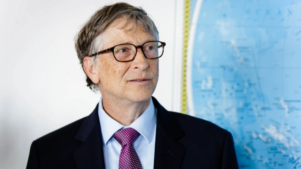 Bill Gates,  Microsoft founder,  technology entrepreneur,  Windows,  software innovation,  philanthropy,  Bill and Melinda Gates Foundation,  personal computer,  tech leader,  Bill Gates biography