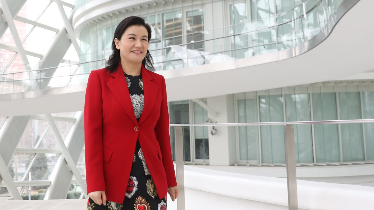 Zhou Qunfei,  Lens Technology founder,  Chinese entrepreneur,  self-made billionaire,  smartphone glass manufacturing,  technology manufacturing,  Zhou Qunfei biography,  women entrepreneurs China,  touchscreen technology,  global supply chain innovation