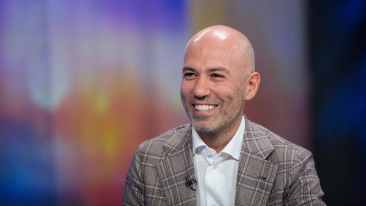 Denis Sverdlov,  Arrival founder,  electric vehicles,  microfactory model,  sustainable mobility,  EV innovation,  Yota founder,  technology entrepreneur,  green transportation,  automotive disruption